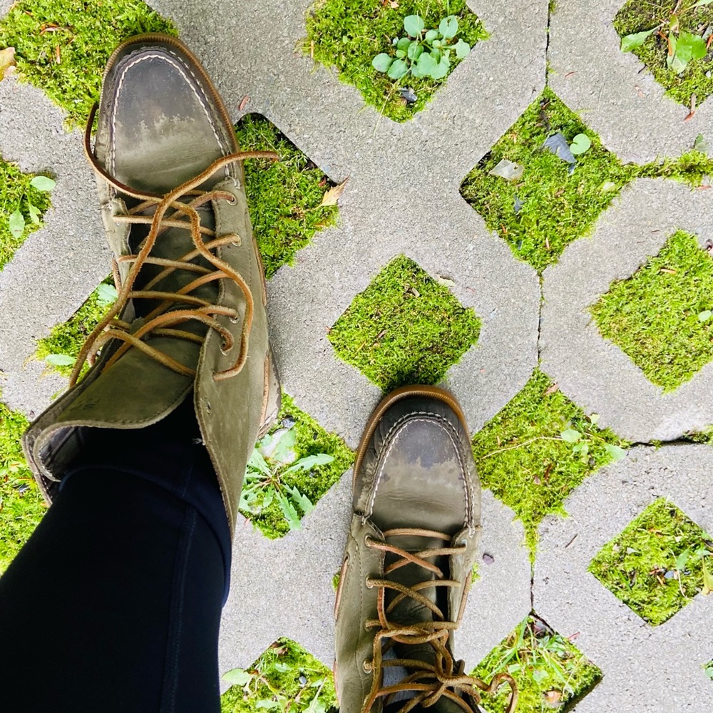 Sperry fall boots, size 9,1/2. Barely used.